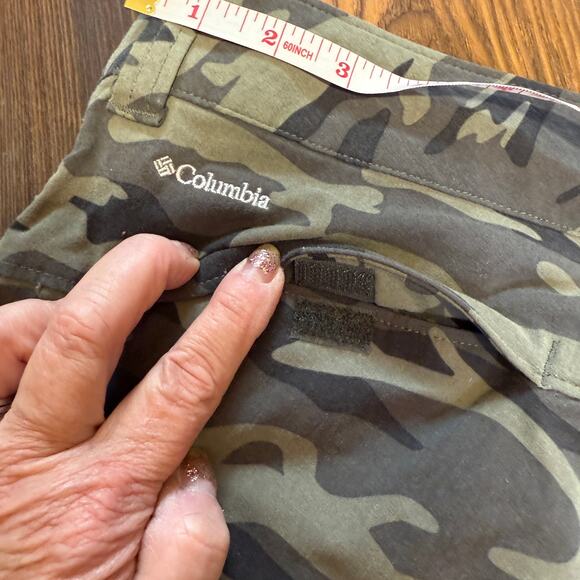 Columbia Women’s Omni-Shield Hiking Pants Size 10 & 32” length - Picture 5 of 9